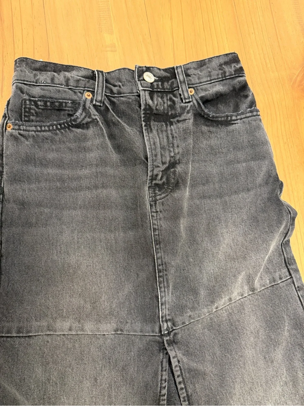 Reformation Tazz Maxi Denim Long Skirt Size 23 Black Wash Front Slit Taw Hem - Picture 9 of 15